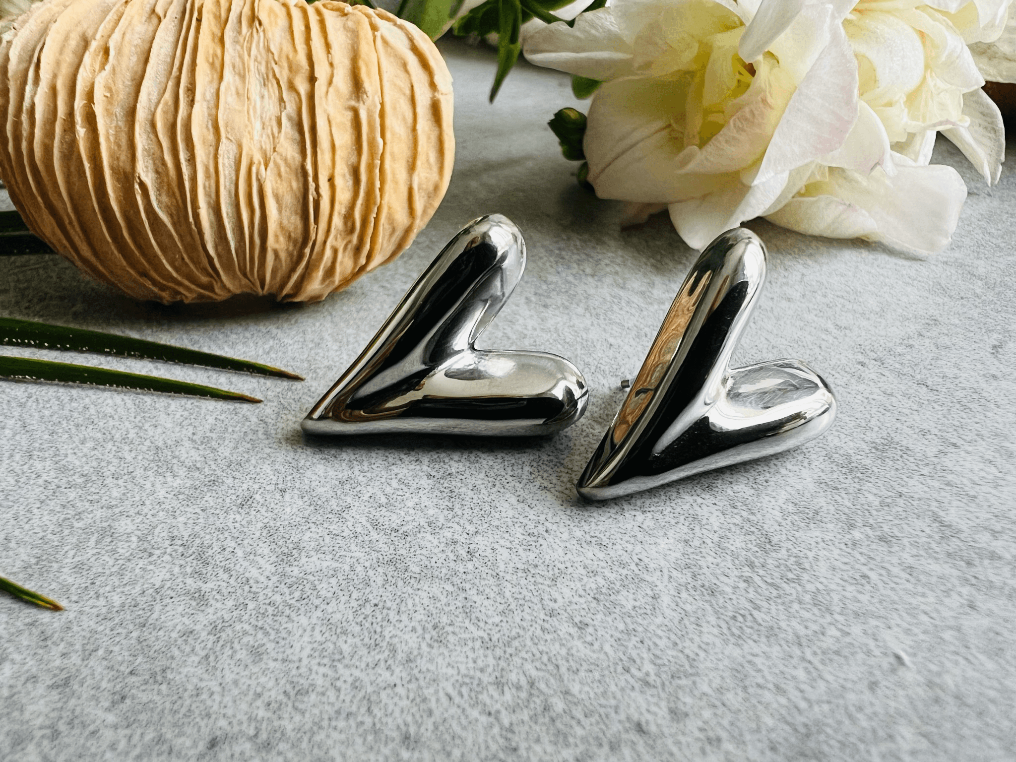 Boucles d’oreilles JAMIE cœurs argentés - Créations Uniques