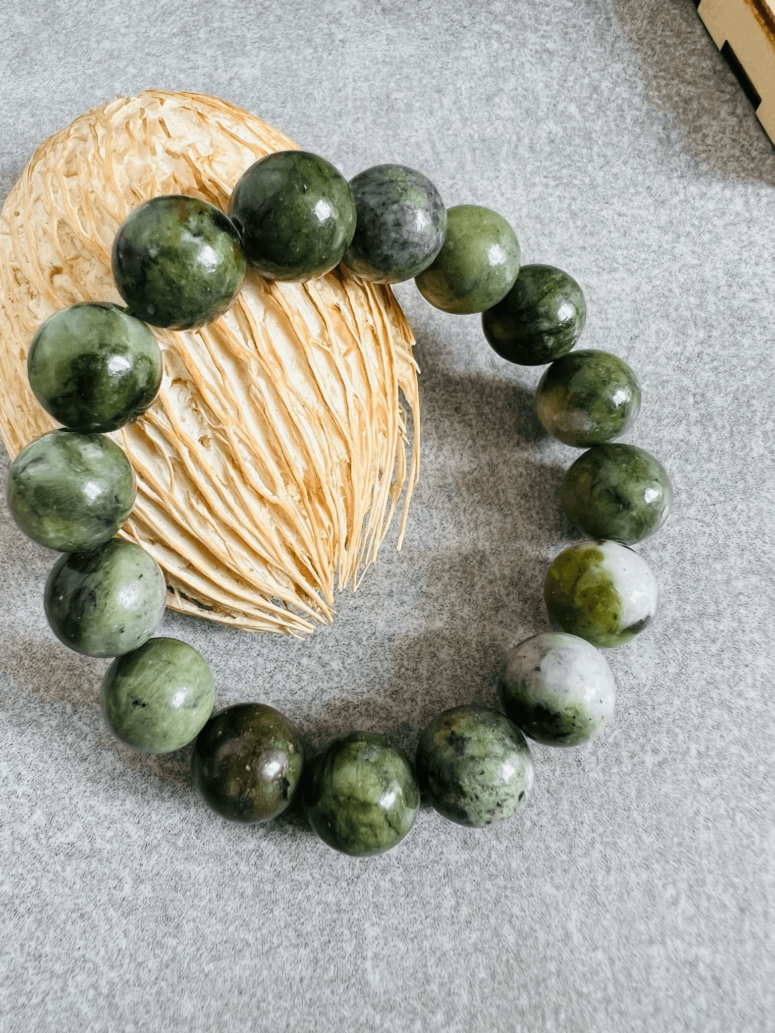 Bracelet perles KAKI - Créations Uniques