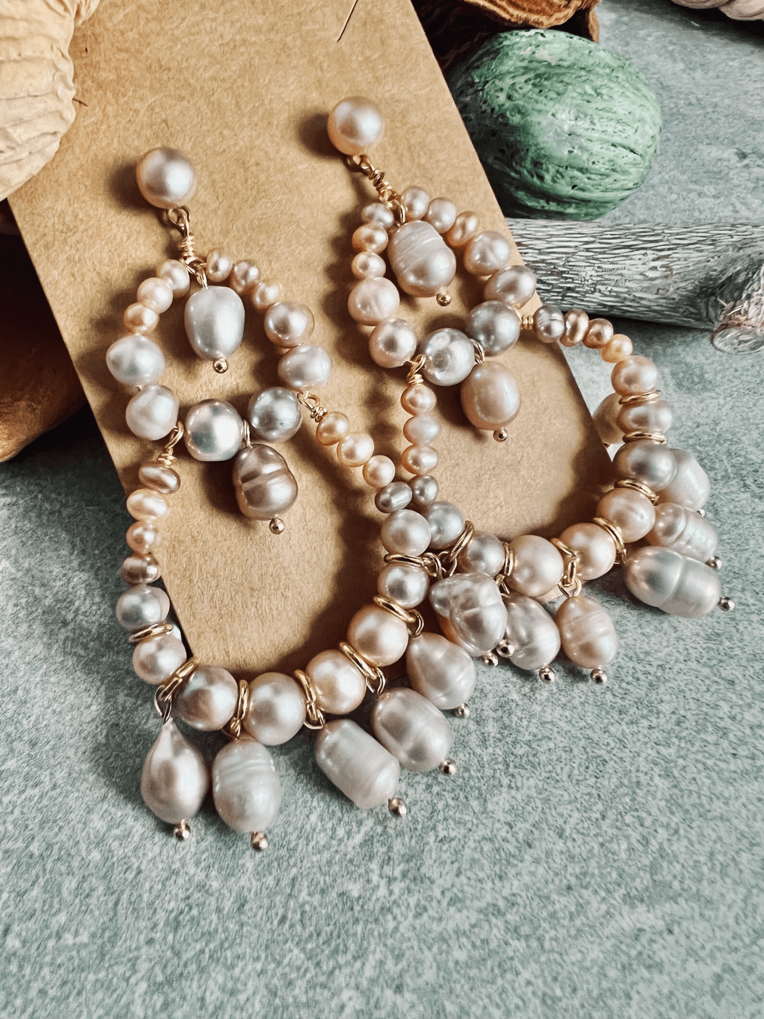 Boucles d’oreilles SORENE perles eau douce et perles rose nacré - Créations Uniques