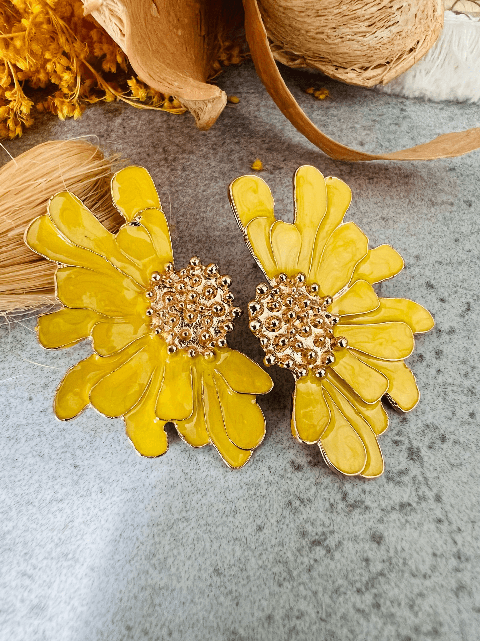 Boucles d’oreilles HILLARY fleurs pétales jaunes - Créations Uniques