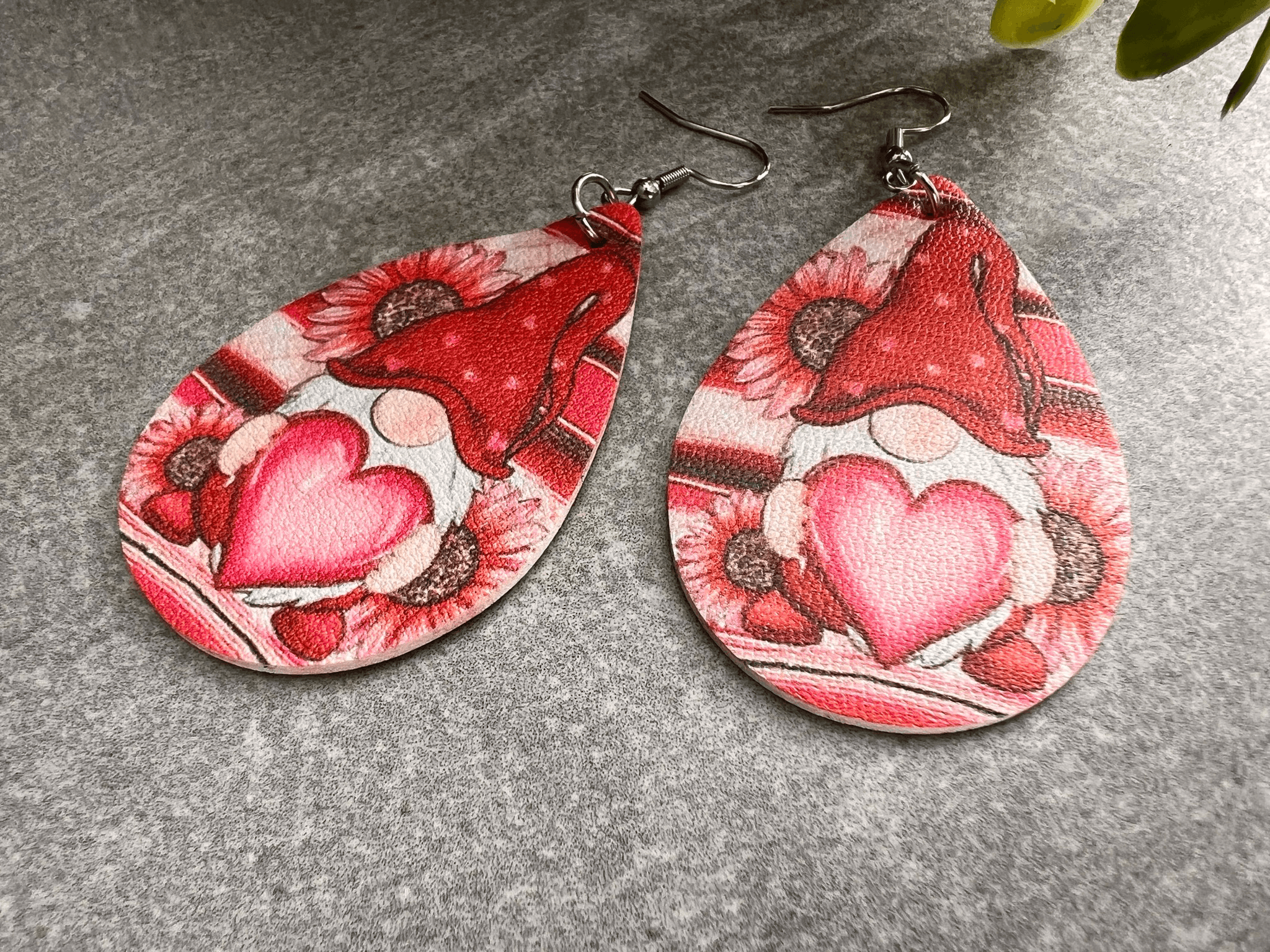 Boucles d’oreilles LUTINS gouttes motif gnomes rouges - Créations Uniques