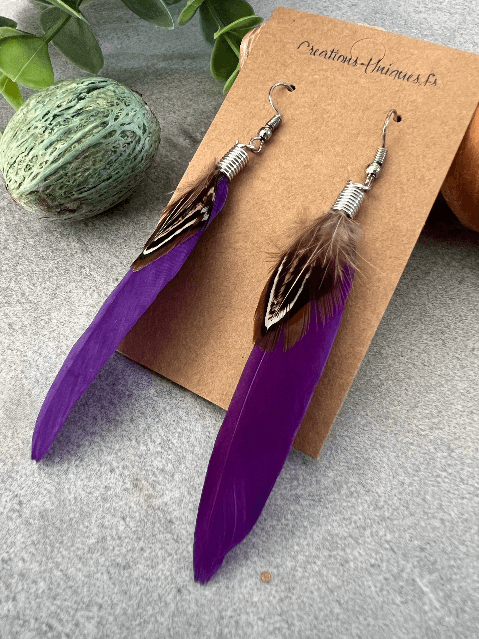 Boucles d’oreilles SONIA longues plumes violettes - Créations Uniques