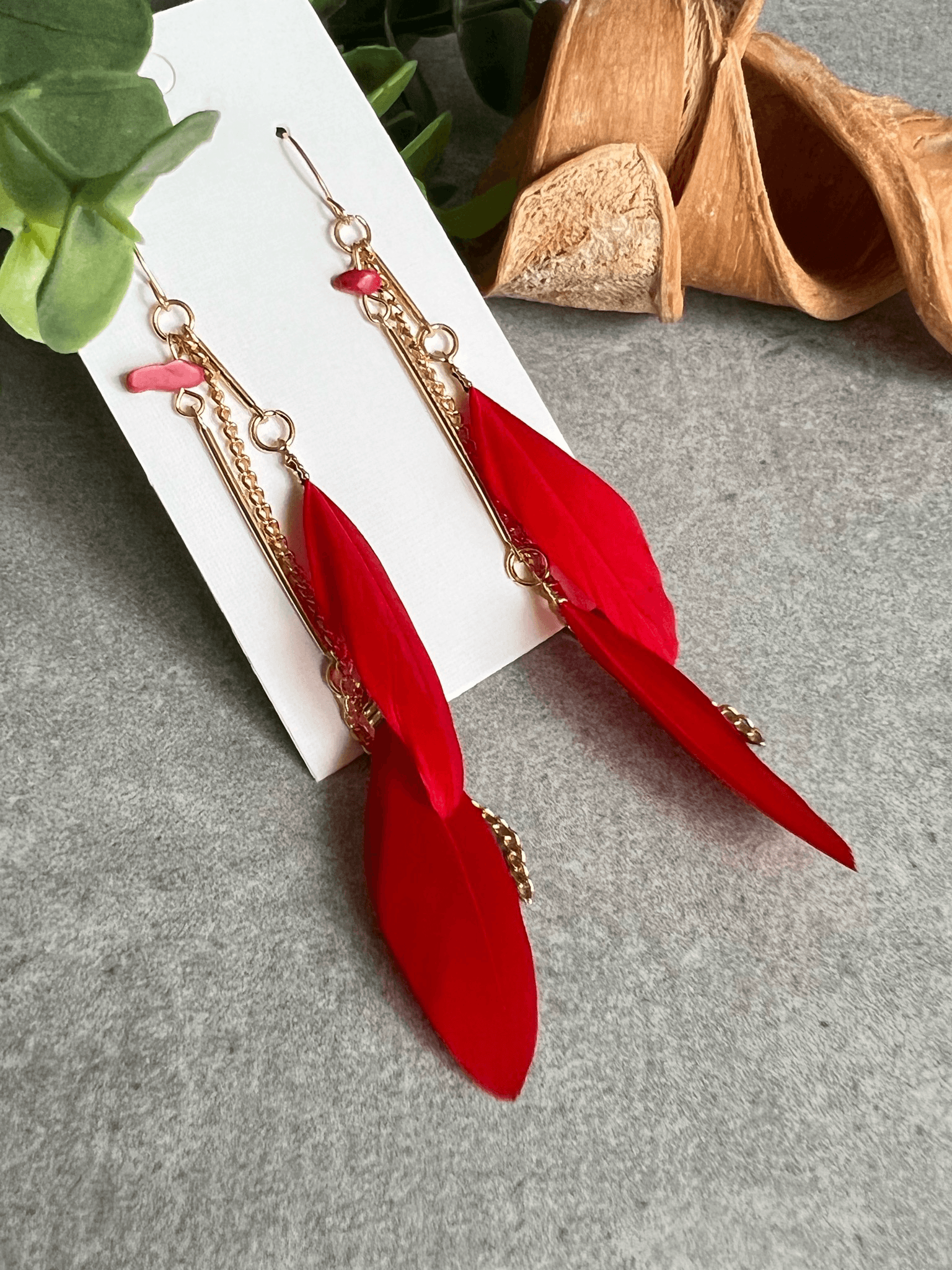 Boucles d’oreilles ANAÏS longues plumes rouges - Créations Uniques - Créations Uniques