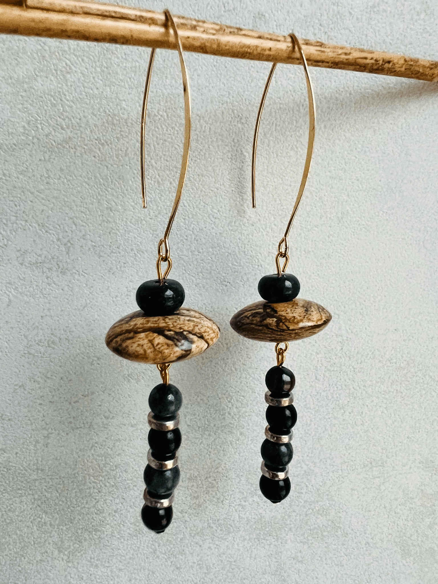 Boucles d’oreilles DANY perles noires et marron - Créations Uniques - Créations Uniques