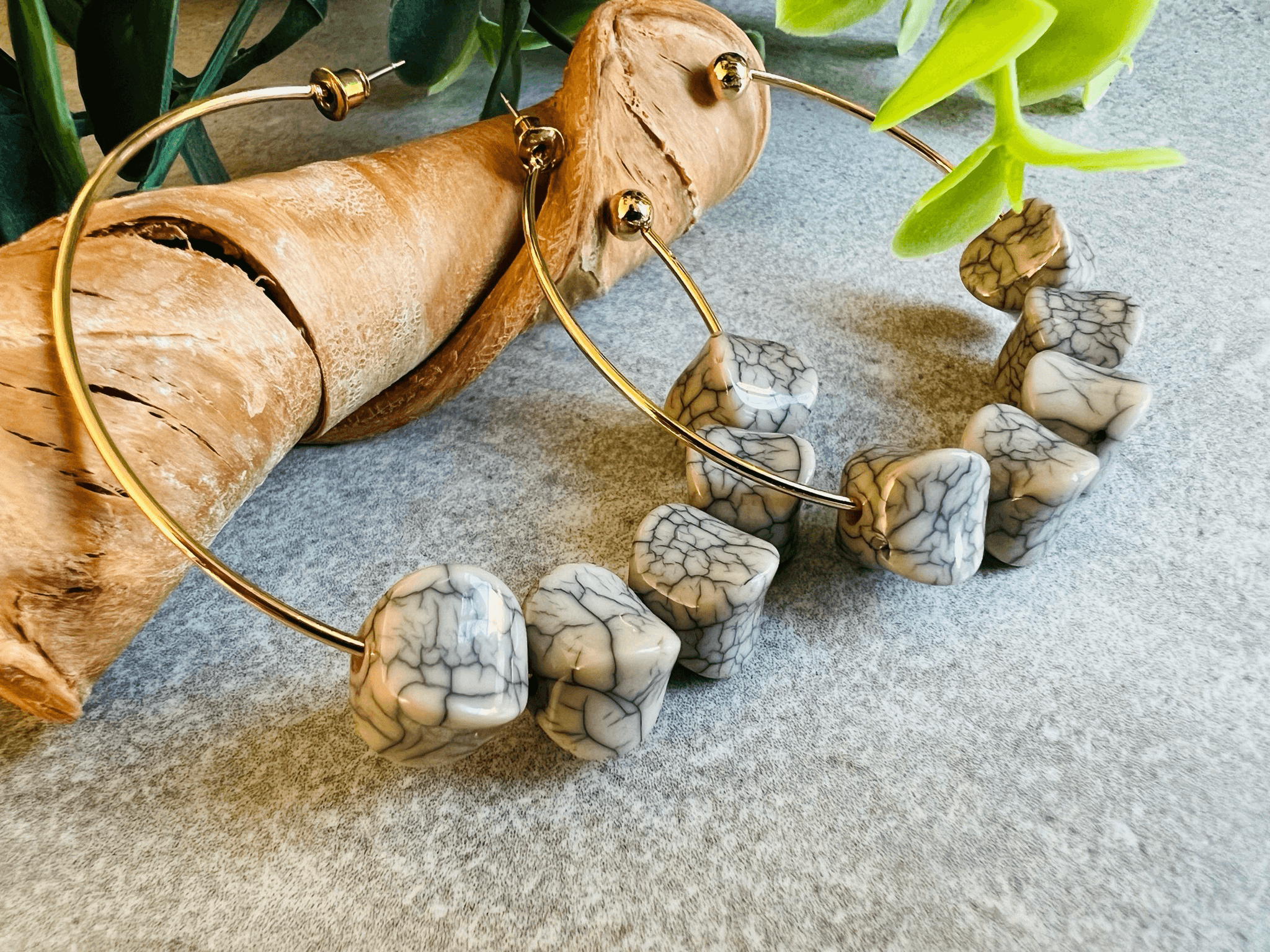 Boucles d’oreilles DONNA anneaux créoles et perles grises - Créations Uniques - Créations Uniques