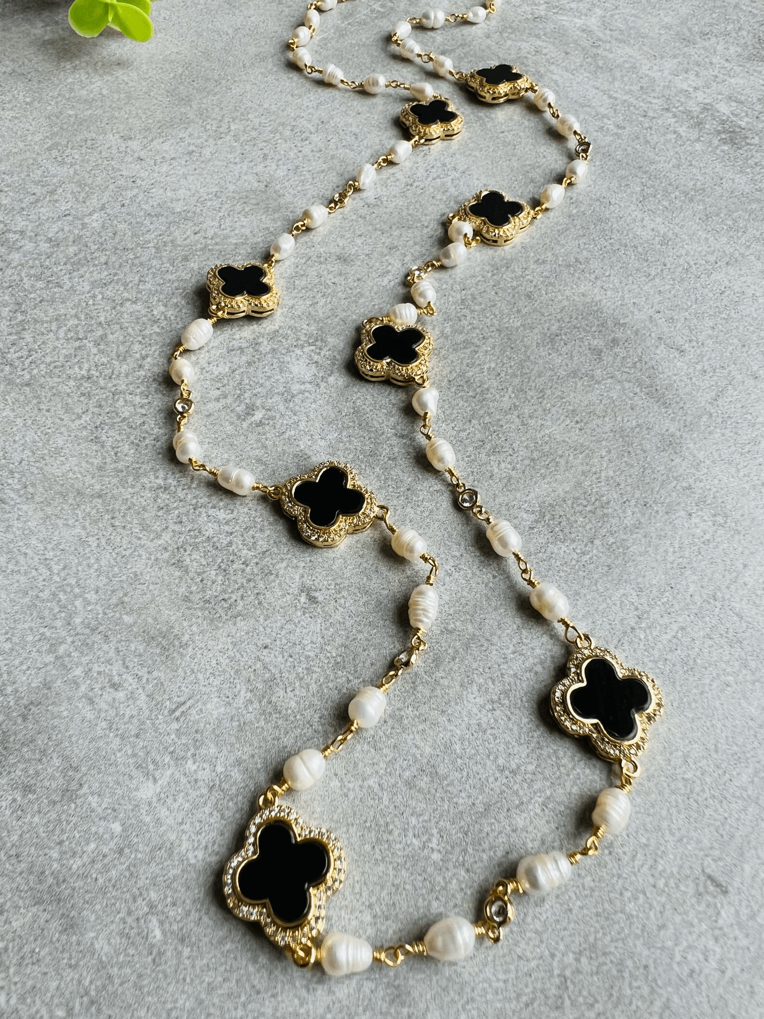 Collier MARSHA sautoir chic, perles eau douce blanc nacré - Créations Uniques