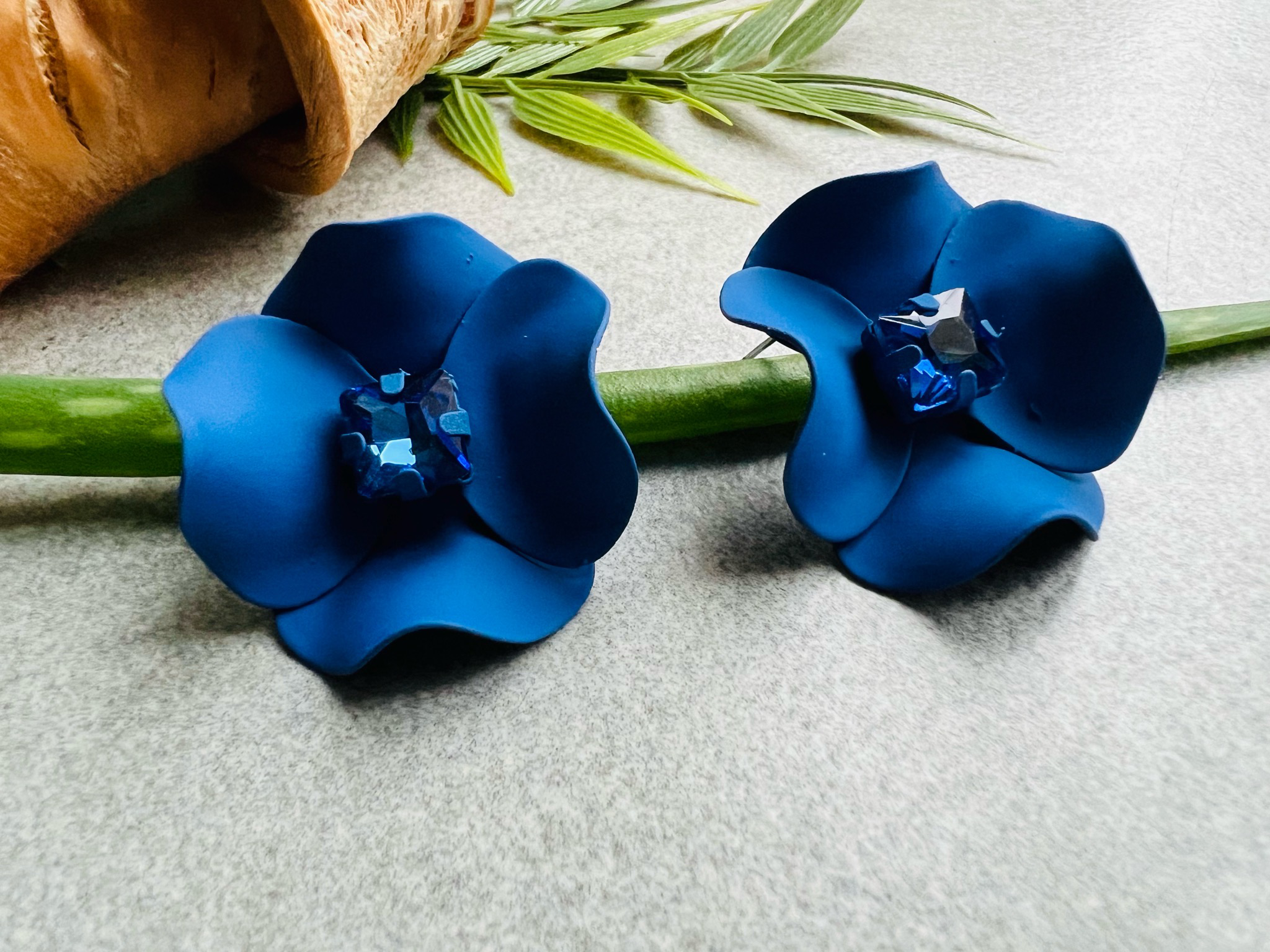 Boucles d’oreilles GILIANE fleurs bleues - Créations Uniques