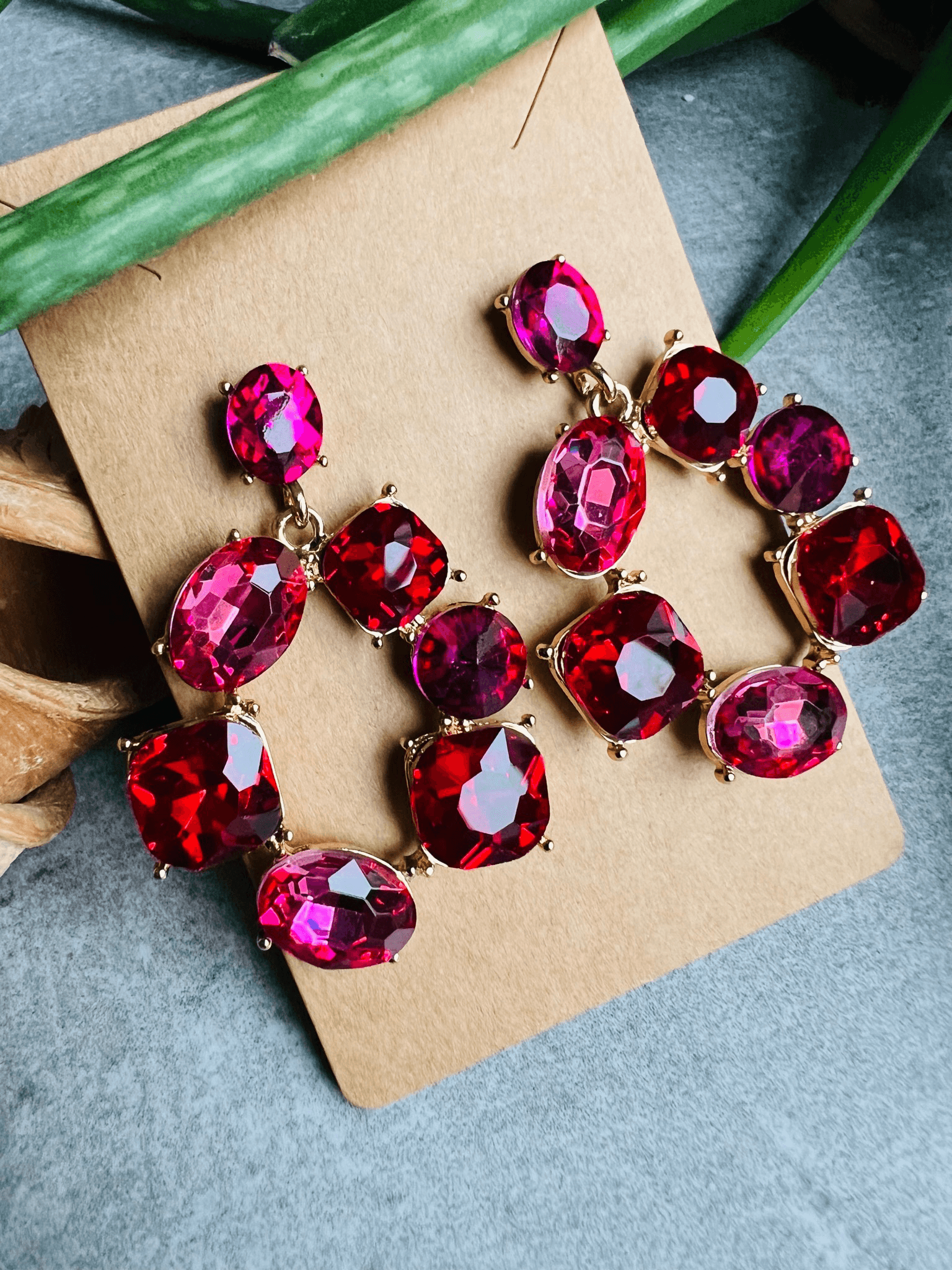 Boucles d’oreilles BELLA brillantes rose rouge framboise - Créations Uniques