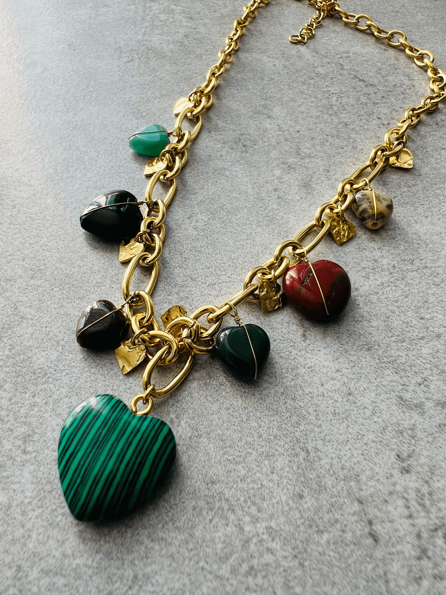 Collier DOLORÈS style bohème pendentifs cœurs - Créations Uniques