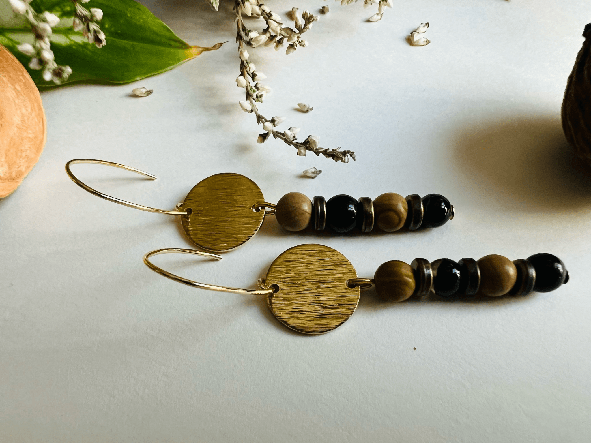 Boucles d’oreilles NIKKI perles marron - Créations Uniques - Créations Uniques