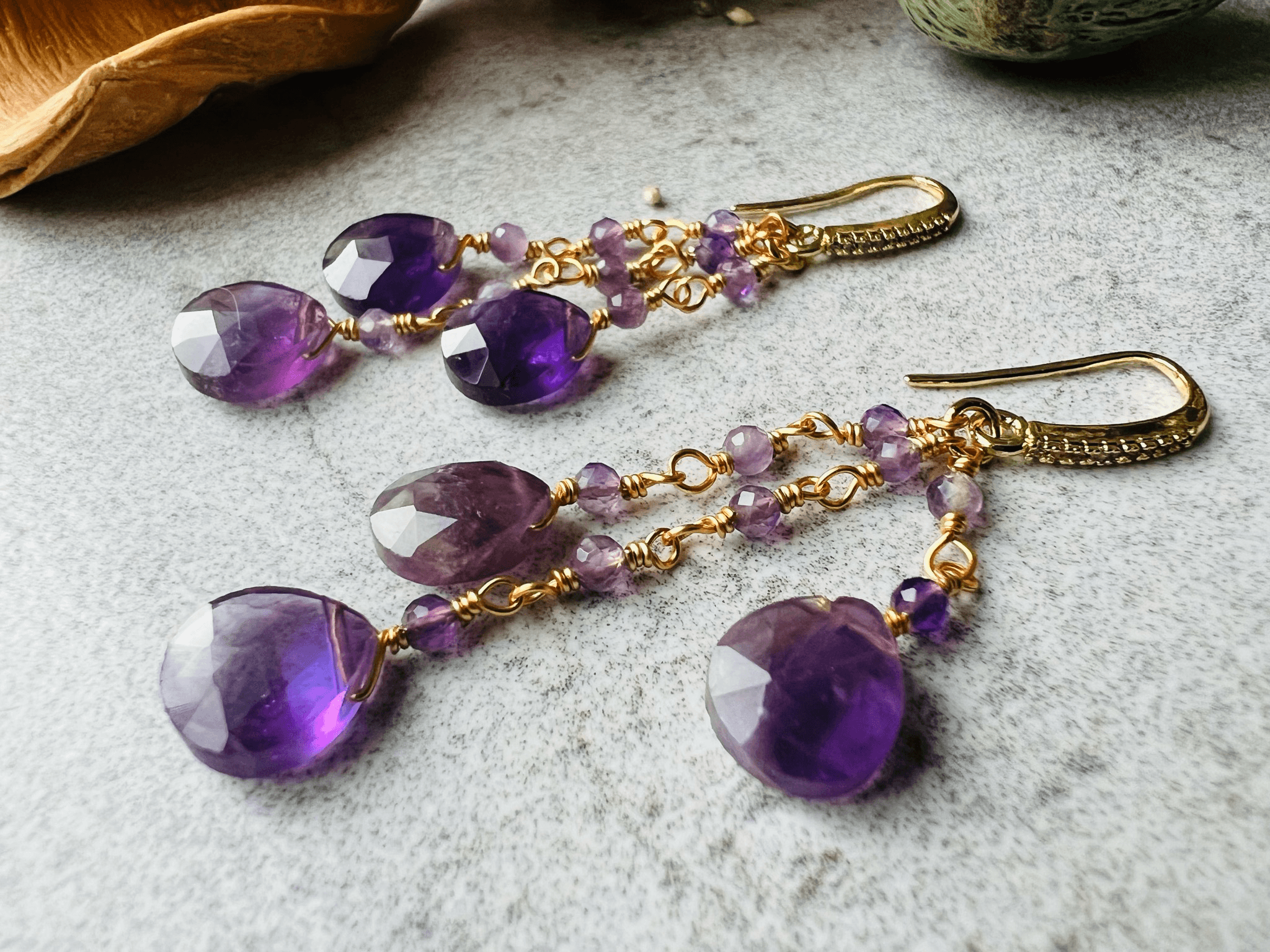 Boucles d’oreilles LITZIE gouttes et perles améthyste , crochets diamantés et design raffiné - Créations Uniques