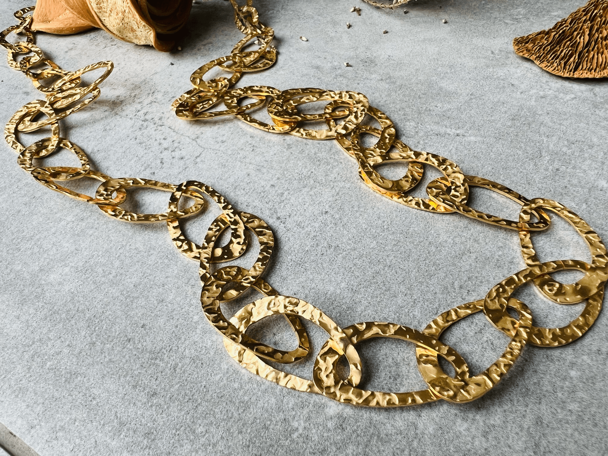 Collier chic MARIJAM sautoir maillons dorés - Créations Uniques