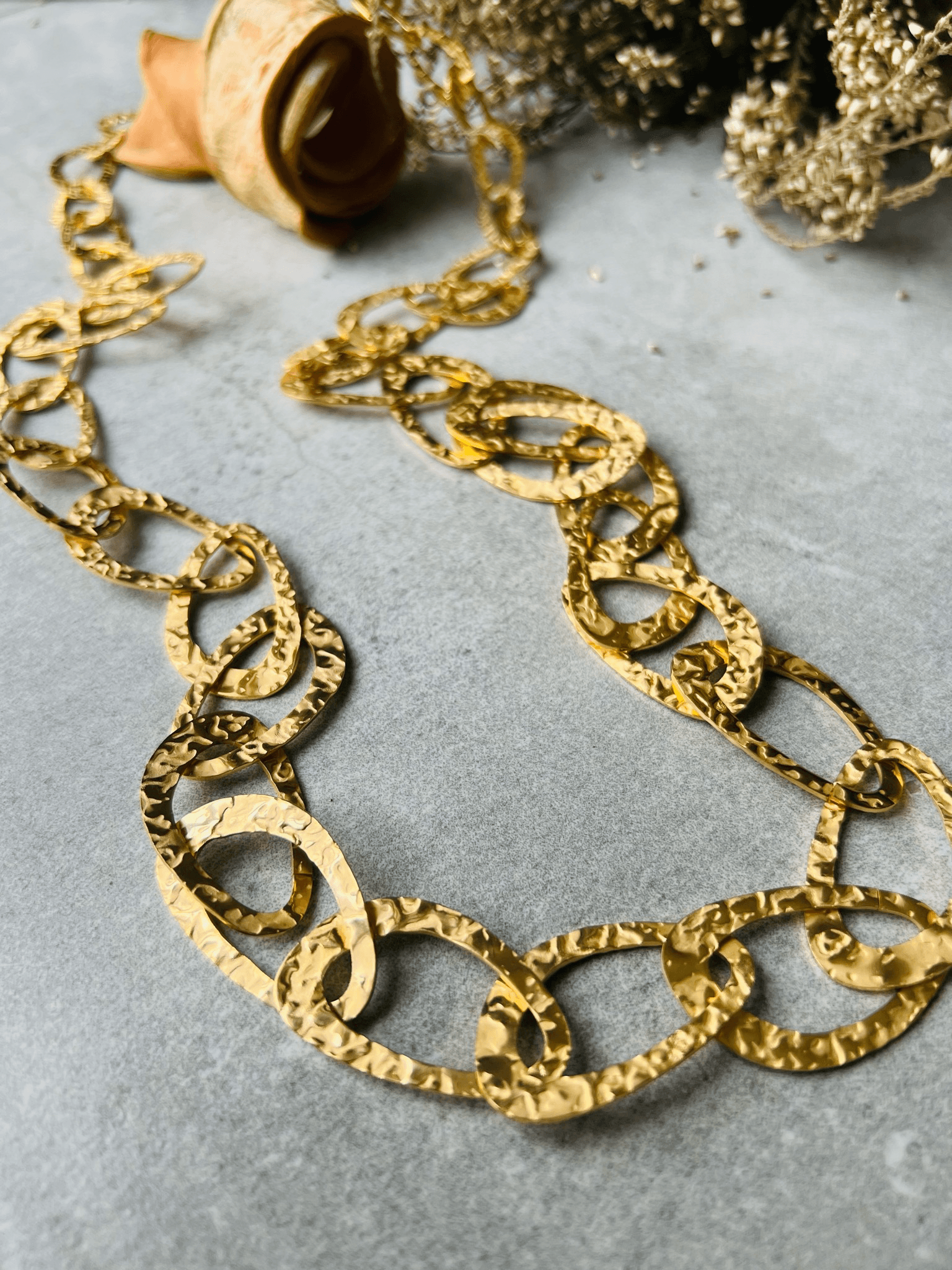 Collier chic MARIJAM sautoir maillons dorés - Créations Uniques