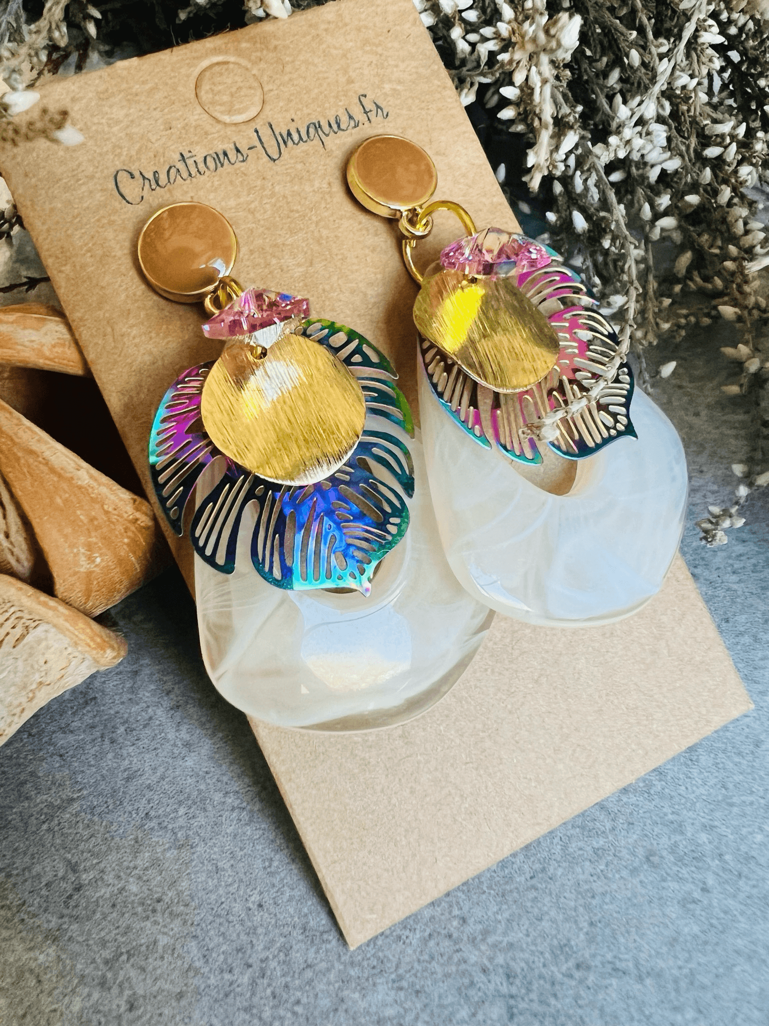 Boucles d’oreilles DELILAH résine beige cœurs cristal rose - Créations Uniques - Créations Uniques